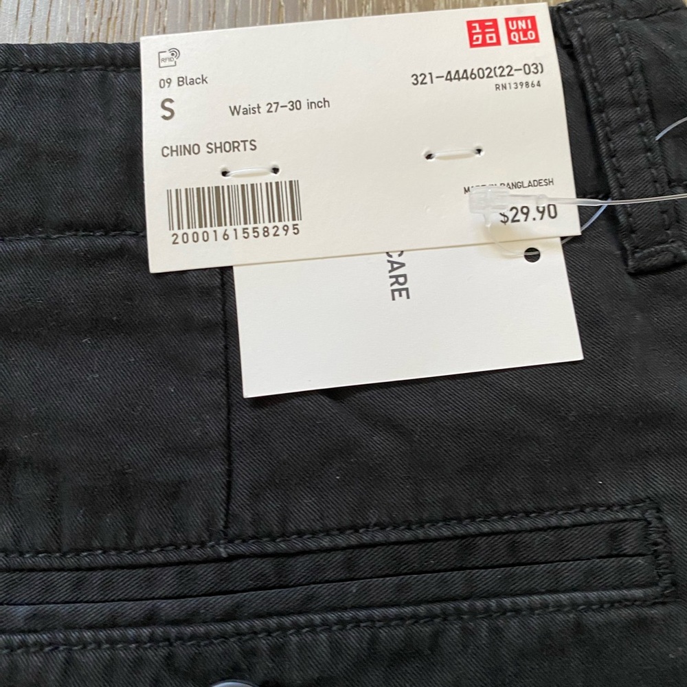 Uniqlo chino shorts in black - Picture 4 of 13
